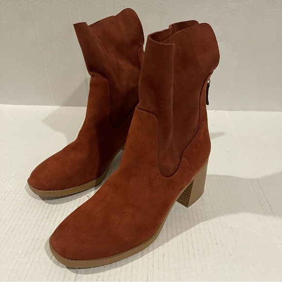 Women’s Sun + Stone Lyraa Brown Faux Suede Heel Boots Size 9.5 US! - Picture 2 of 8